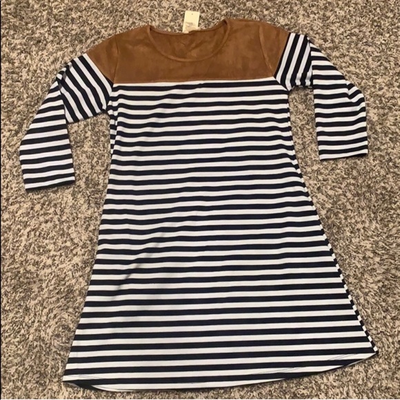 NWT Suede Shoulder Navy Striped Dress Size S - Picture 5 of 8